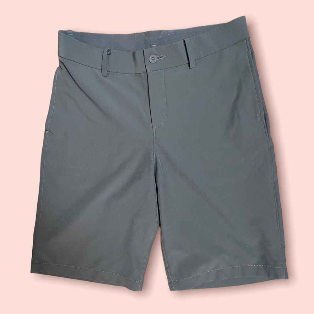 NIKE BOYS DRI-FIT GOLF SHORTS, DARK GREY, SIZE LARGE